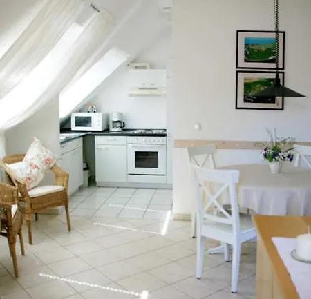 Gaestehaus Kapitaen Winston Apartment Lauterbach (Rugen)