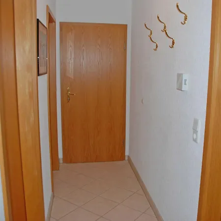 Gaestehaus Kapitaen Winston Lauterbach (Rugen)