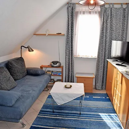 Gaestehaus Kapitaen Winston Lauterbach (Rugen)